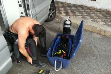 La limpieza de fondos marinos de La Garita 'rueda' con éxito (Foto TA)